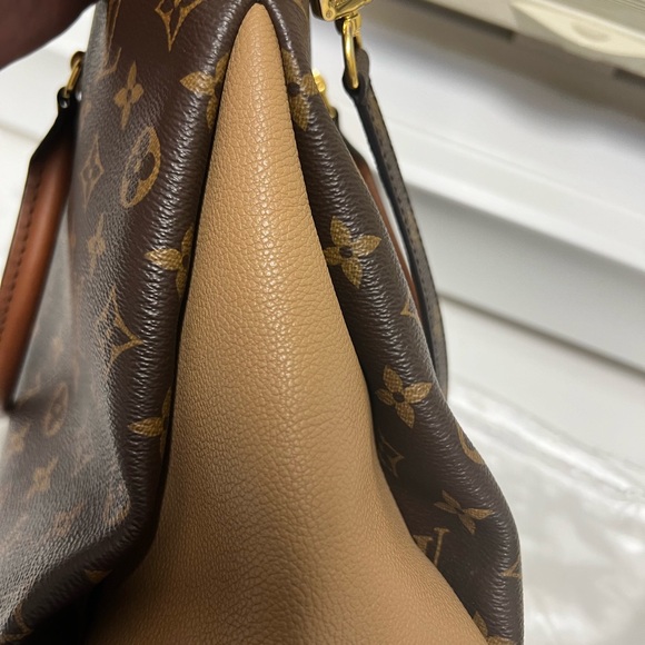 Louis Vuitton Pallas MM Monogram - Picture 6 of 17